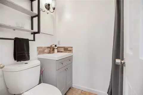 Bath - 11848 Chadron, Pacoima, CA 91331 photo 1 of 4