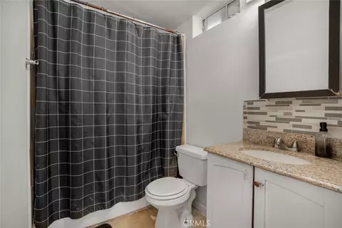 Bath - 11848 Chadron, Pacoima, CA 91331 photo 2 of 4