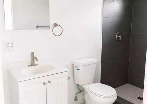 Bath - 11848 Chadron, Pacoima, CA 91331 photo 3 of 4