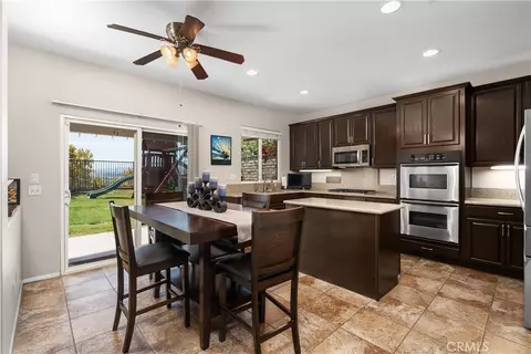 Kitchen - 29944 Shadow Pl, Castaic, CA 91384 photo 1 of 2