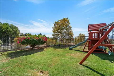 Exterior - 29944 Shadow Pl, Castaic, CA 91384 photo 2 of 9