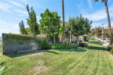 Exterior - 29944 Shadow Pl, Castaic, CA 91384 photo 6 of 9