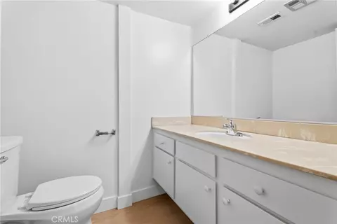 Bath - 26853 Avenida Terraza, Saugus, CA 91350 photo 1 of 3