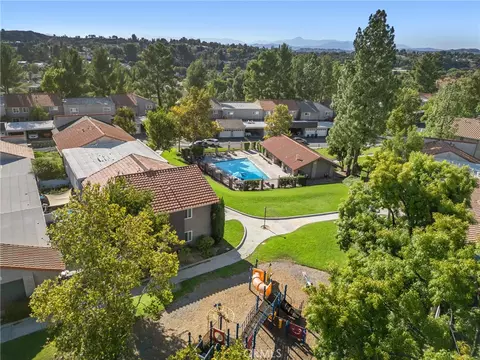 View/Area - 26853 Avenida Terraza, Saugus, CA 91350 photo 6 of 7