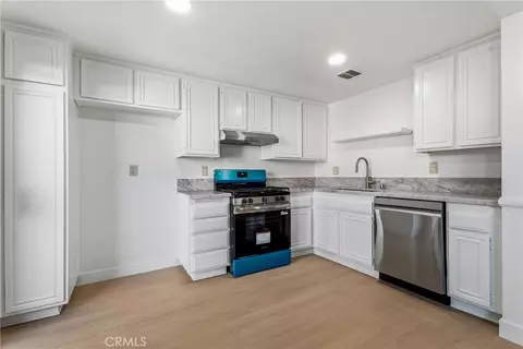 Kitchen - 26853 Avenida Terraza, Saugus, CA 91350 photo 1 of 1