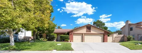 42220 Woodstone, Lancaster, CA 93536