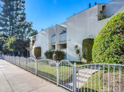 18411 Hatteras #114, Tarzana, CA 91356
