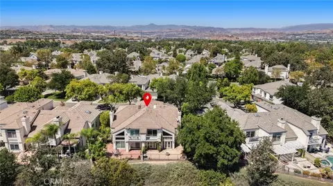 View/Area - 24406 Hampton Dr #B, Valencia, CA 91355 photo 1 of 4
