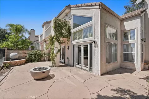 Exterior - 24406 Hampton Dr #B, Valencia, CA 91355 photo 6 of 8