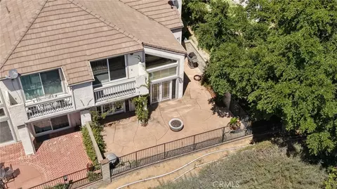 Exterior - 24406 Hampton Dr #B, Valencia, CA 91355 photo 7 of 8
