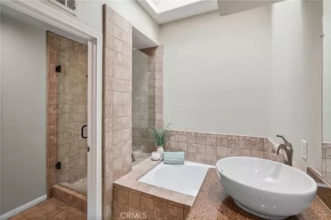Bath - 24406 Hampton Dr #B, Valencia, CA 91355 photo 3 of 7
