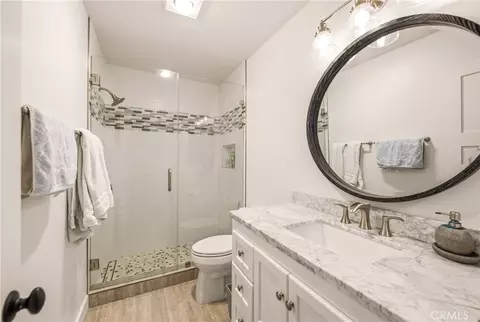 Bath - 3142 Sunset Ln, Oxnard, CA 93035 photo 3 of 3