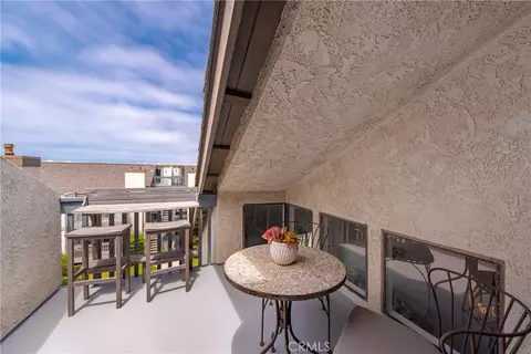 Exterior - 3142 Sunset Ln, Oxnard, CA 93035 photo 2 of 6