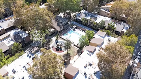 18350 Hatteras #206, Tarzana, CA 91356