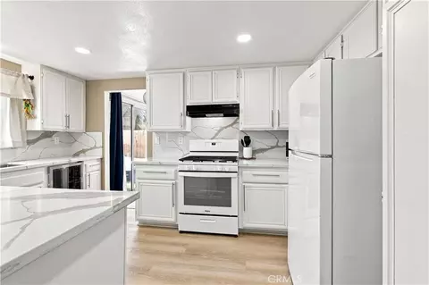 Kitchen - 1342 Lightcap St, Lancaster, CA 93535 photo 4 of 4