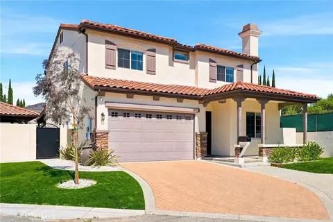 7861 Fluffy Duckling Ln, Winnetka, CA 91306