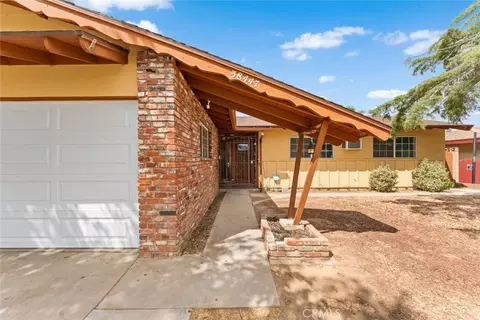 Exterior - 38447 2nd St E, Palmdale, CA 93550 photo 2 of 8