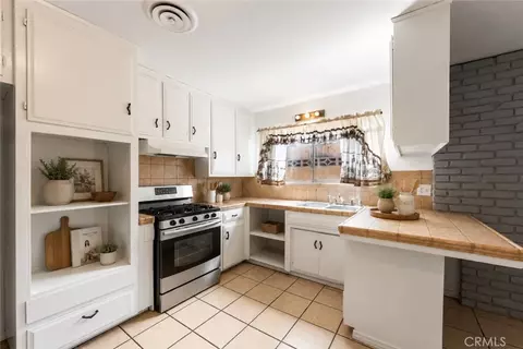 Kitchen - 38447 2nd St E, Palmdale, CA 93550 photo 5 of 5