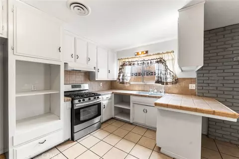 Kitchen - 38447 2nd St E, Palmdale, CA 93550 photo 4 of 5