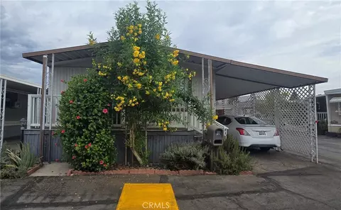 21001 Plummer #21, Chatsworth, CA 91311