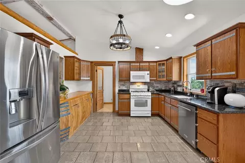 Kitchen - 871 Lebec Rd, Lebec, CA 93243 photo 1 of 1