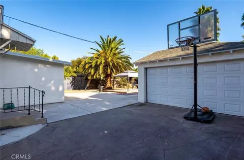 Exterior - 18942 Arminta St, Reseda, CA 91335 photo 2 of 11