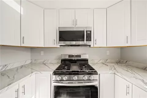Kitchen - 2915 Deacon St #17, Simi Valley, CA 93065 photo 2 of 2