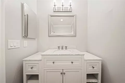 Bath - 2915 Deacon St #17, Simi Valley, CA 93065 photo 1 of 4