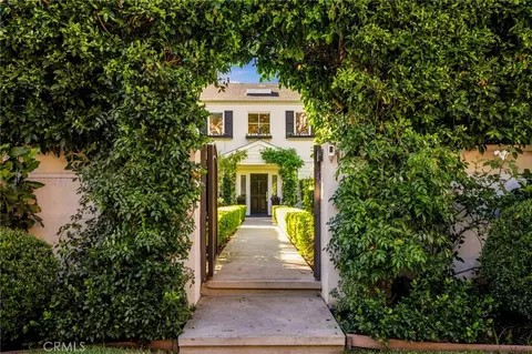 14647 Valley Vista Blvd, Sherman Oaks, CA 91403