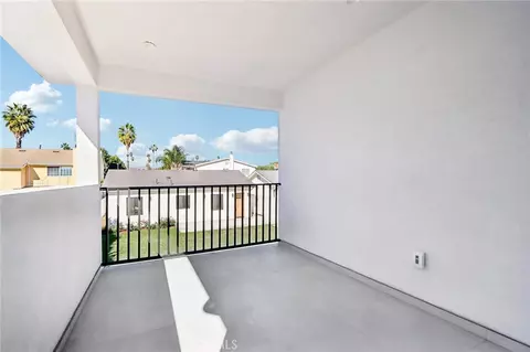 Exterior - 14931 Vose St, Van Nuys, CA 91405 photo 5 of 11