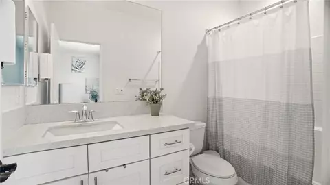 Bath - 4727 W Vahan Ct, Lancaster, CA 93536 photo 5 of 5