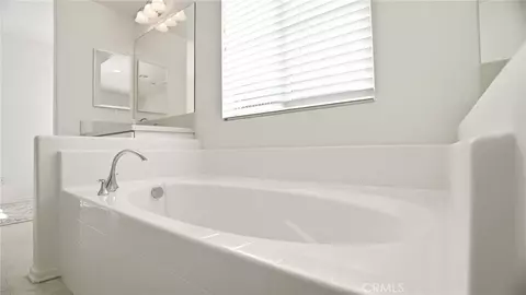 Bath - 4727 W Vahan Ct, Lancaster, CA 93536 photo 2 of 5