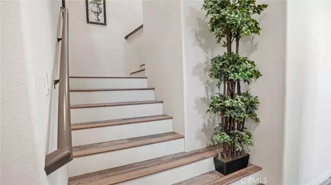 Entry Way - 4727 W Vahan Ct, Lancaster, CA 93536 photo 10 of 14