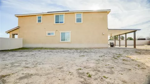 Exterior - 4727 W Vahan Ct, Lancaster, CA 93536 photo 4 of 9