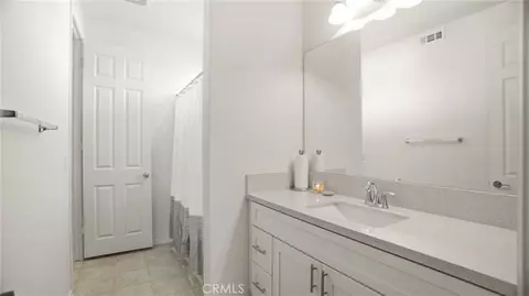 Entry Way - 4727 W Vahan Ct, Lancaster, CA 93536 photo 9 of 14
