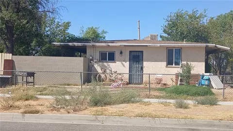 45311 Gadsden Ave, Lancaster, CA 93534 photo 3