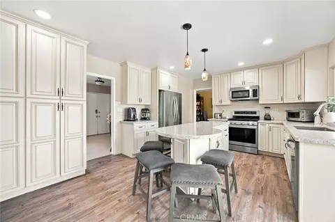 Kitchen - 10640 Sylvia Ave, Porter Ranch, CA 91326 photo 4 of 5