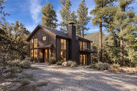 1825 Bernina Dr, Pine Mountain Club, CA 93222