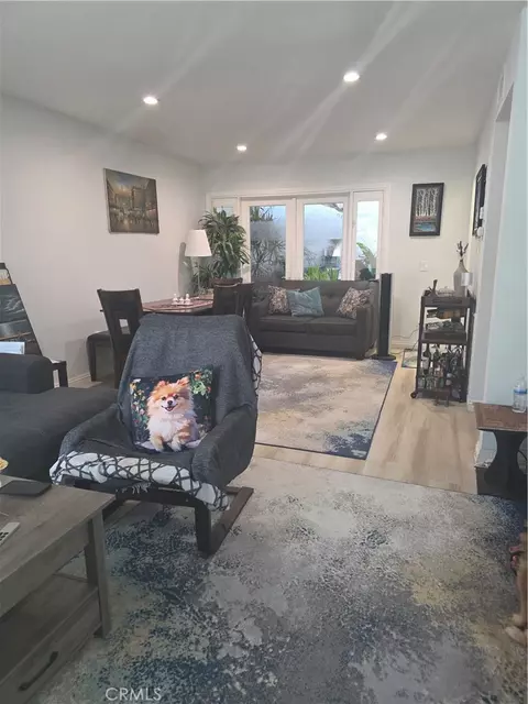 23541 Victory #6, West Hills, CA 91307