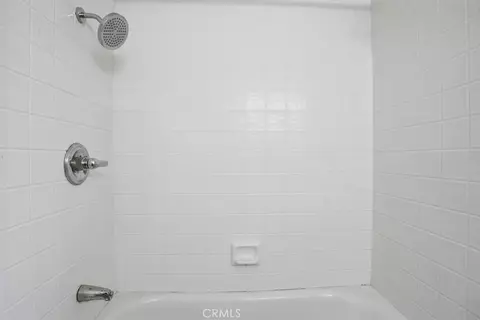Bath - 221 Vegas Dr, Oxnard, CA 93030 photo 3 of 6