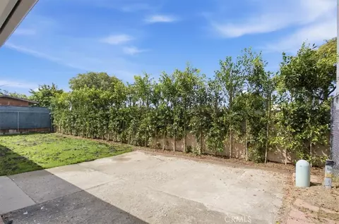 Exterior - 221 Vegas Dr, Oxnard, CA 93030 photo 3 of 4