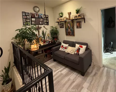 Entry Way - 10349 Diamond Way, Pacoima, CA 91331 photo 6 of 8