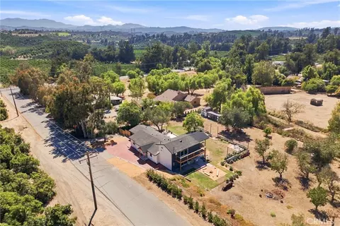 View/Area - 8075 Fruitvale Ave, Moorpark, CA 93021 photo 2 of 6
