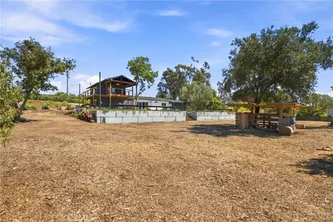 Exterior - 8075 Fruitvale Ave, Moorpark, CA 93021 photo 16 of 20