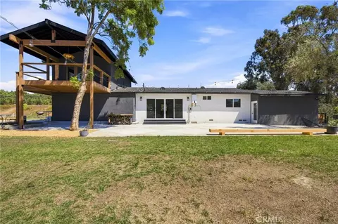 Exterior - 8075 Fruitvale Ave, Moorpark, CA 93021 photo 17 of 20