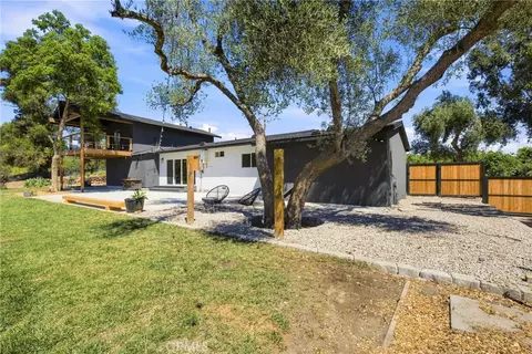 Exterior - 8075 Fruitvale Ave, Moorpark, CA 93021 photo 11 of 20
