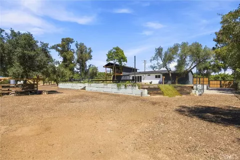 Exterior - 8075 Fruitvale Ave, Moorpark, CA 93021 photo 14 of 20