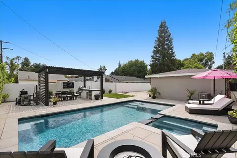 22641 Dolorosa, Woodland Hills, CA 91367