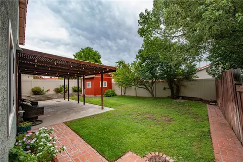 Exterior - 27872 Wakefield Rd, Castaic, CA 91384 photo 3 of 10