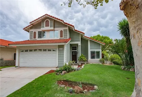 Exterior - 27872 Wakefield Rd, Castaic, CA 91384 photo 2 of 10